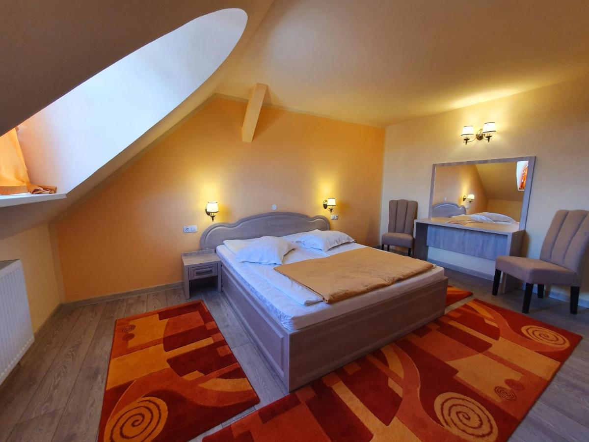 Kon Tiki Hotel Nagyszeben Kültér fotó