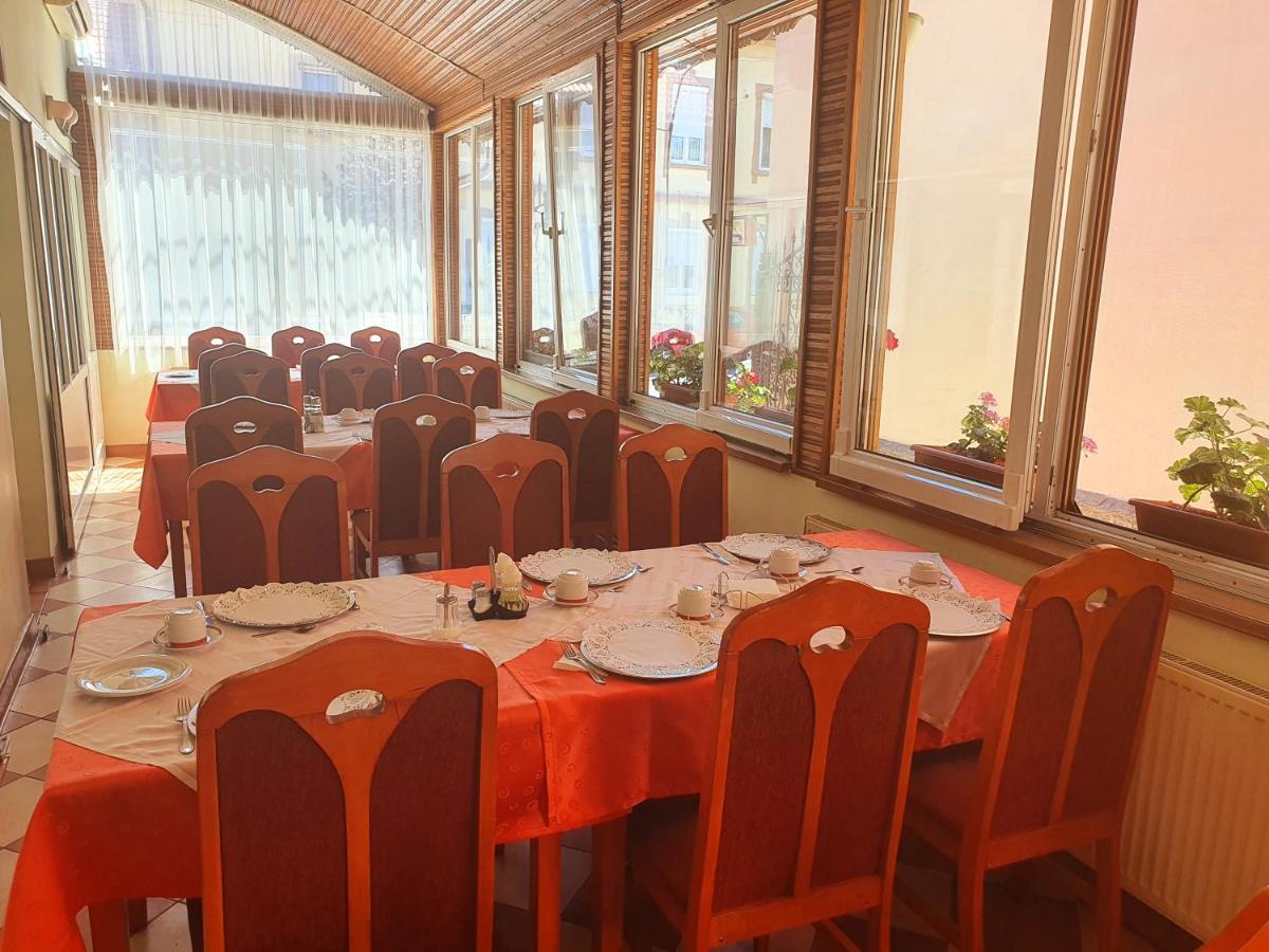 Kon Tiki Hotel Nagyszeben Kültér fotó
