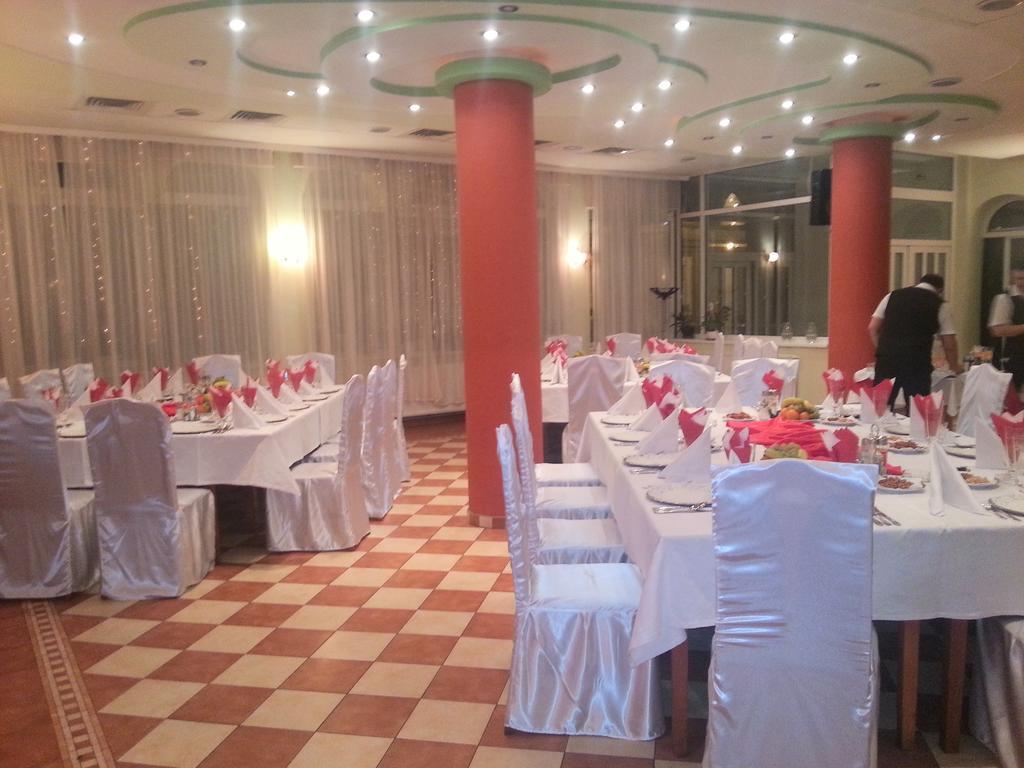 Kon Tiki Hotel Nagyszeben Kültér fotó
